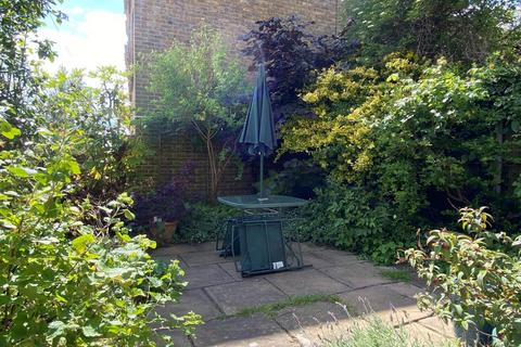 14 Milton Place, Gravesend, DA12 2BT