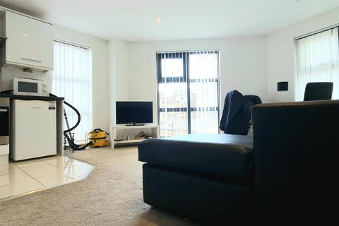 2 bedroom apartment to rent, Caxton House, Caxton Street, Manchester, M3 5AZ