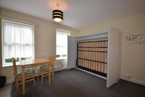 1 bedroom in a house share to rent, Chamberlayne Ave, Wembley, Middlesex. HA9 8SR
