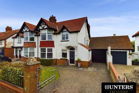 4 bedroom semi-detached house for sale, Wheatcroft Avenue, Scarborough