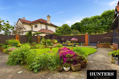 4 bedroom semi-detached house for sale, Wheatcroft Avenue, Scarborough