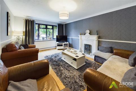 10 Eagle Close, Uttoxeter, ST14 8TW