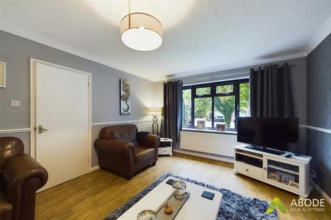 10 Eagle Close, Uttoxeter, ST14 8TW