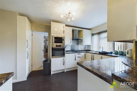 10 Eagle Close, Uttoxeter, ST14 8TW