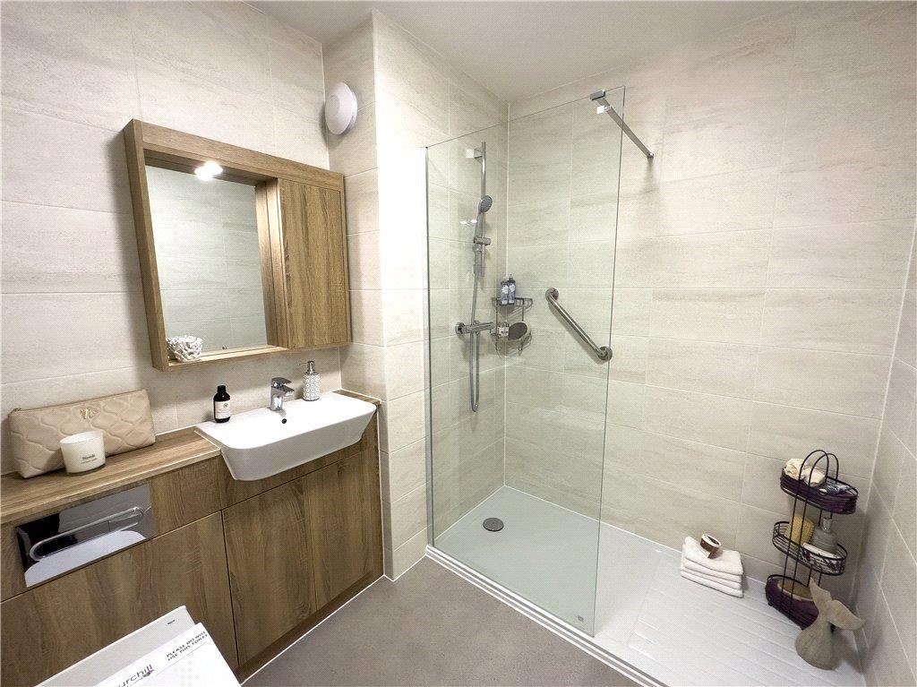 En Suite Bathroom