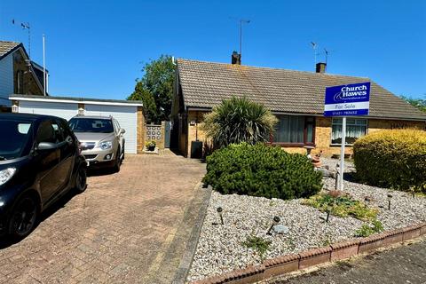 6 Cedar Grove, Burnham-on-crouch, CM0 8DQ