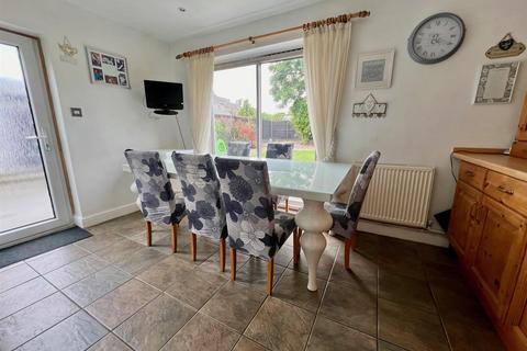 6 Cedar Grove, Burnham-on-crouch, CM0 8DQ
