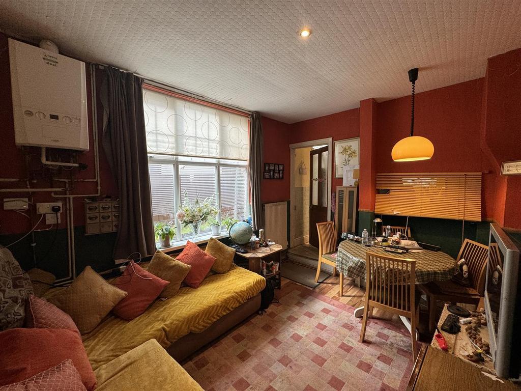 Kingsbury Road, Erdington, Birmingham 4 bed terraced house for sale £