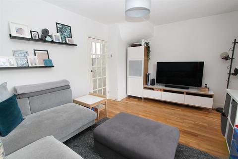 2 bedroom end of terrace house for sale, Pipewell Road, Carshalton SM5