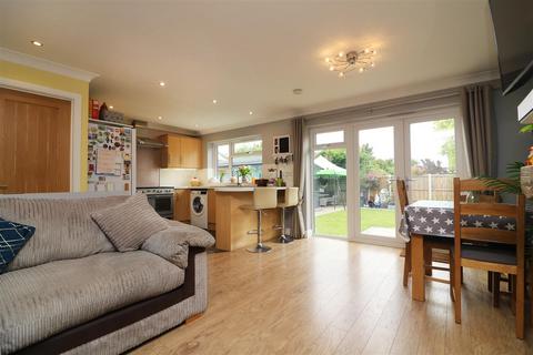 11 Wembley Avenue, Mayland, Chelmsford, CM3 6AY