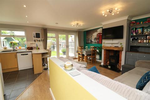 11 Wembley Avenue, Mayland, Chelmsford, CM3 6AY