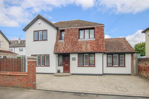 3 bedroom detached house for sale, Cricketers Row, Herongate, Brentwood