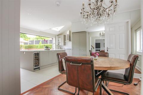 3 bedroom detached house for sale, Cricketers Row, Herongate, Brentwood