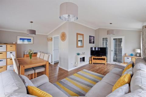 2 bedroom park home for sale, Cherry Blossom Drive, Herne Bay