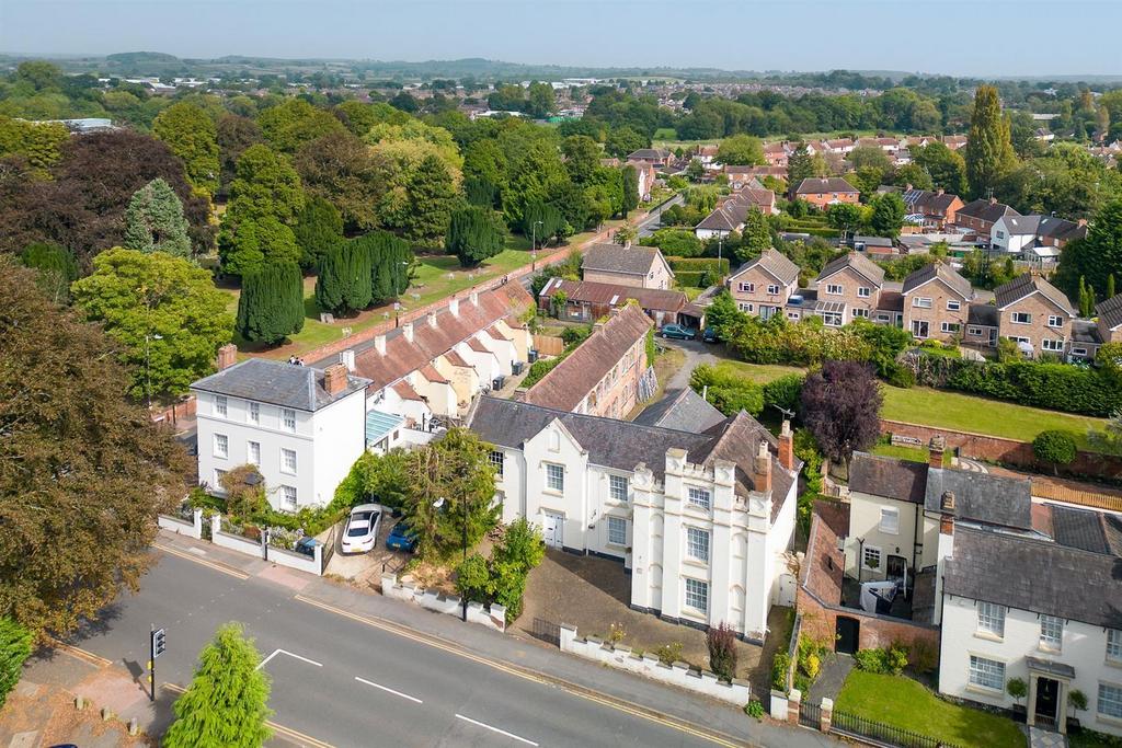 Priory Road, Alcester 6 bed character property for sale £650,000