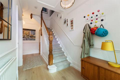 15 Windsor Road, London, E11 3QU