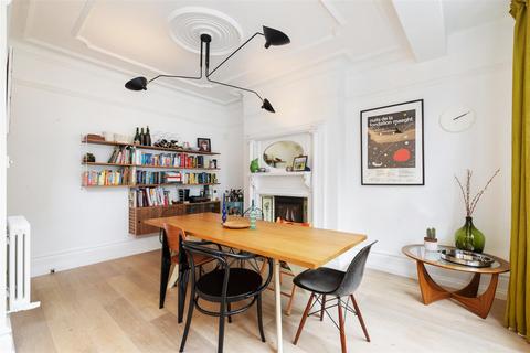 15 Windsor Road, London, E11 3QU