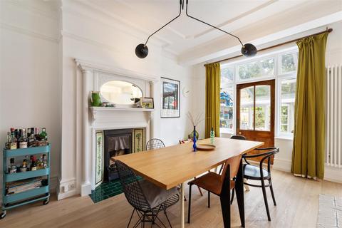 15 Windsor Road, London, E11 3QU