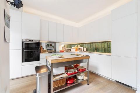 15 Windsor Road, London, E11 3QU