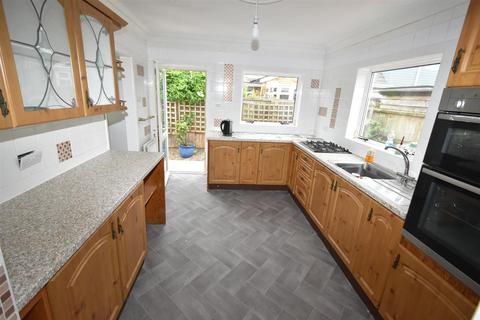 3 bedroom detached bungalow for sale, Corona Road, Canvey Island SS8
