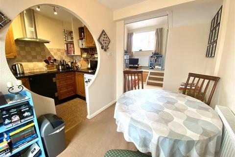 1 bedroom maisonette for sale, Greystone Court, Bicton Heath, Shrewsbury