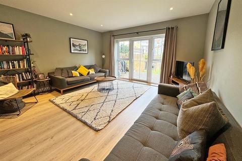 4 bedroom end of terrace house for sale, Godalming