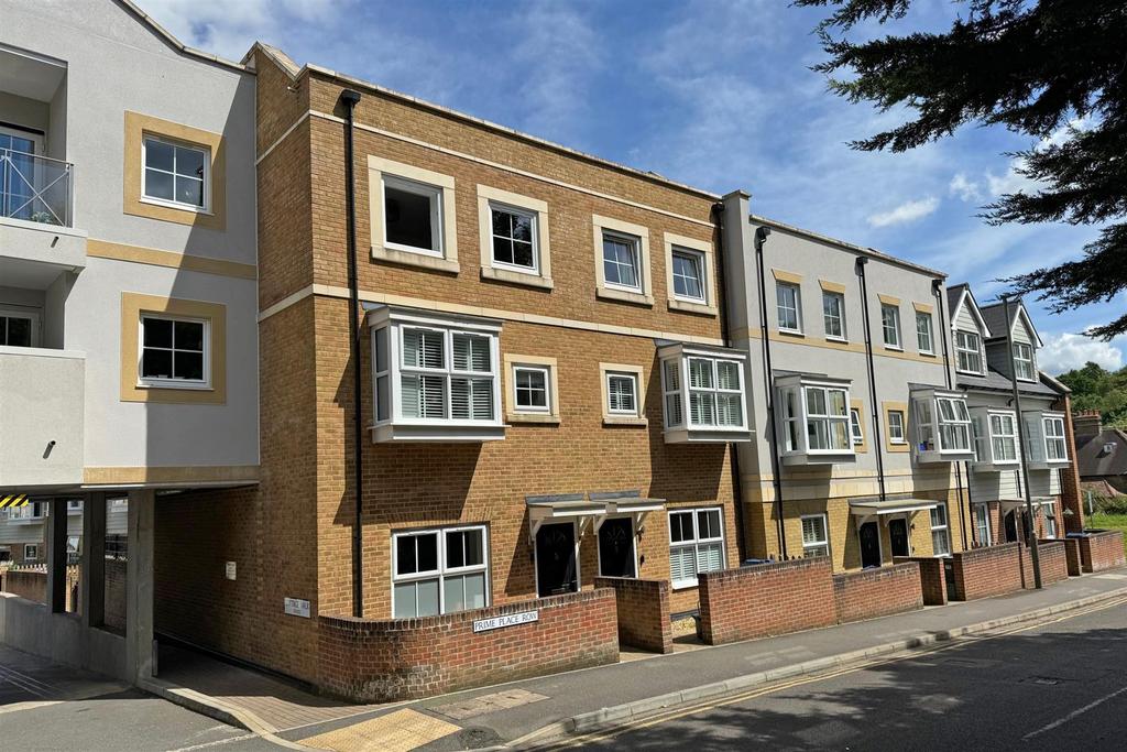 Godalming No Onward Chain 4 bed terraced house for sale £650,000