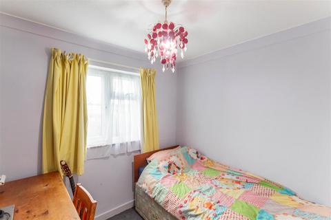 4 bedroom house to rent, Queens Court, Haverhill CB9