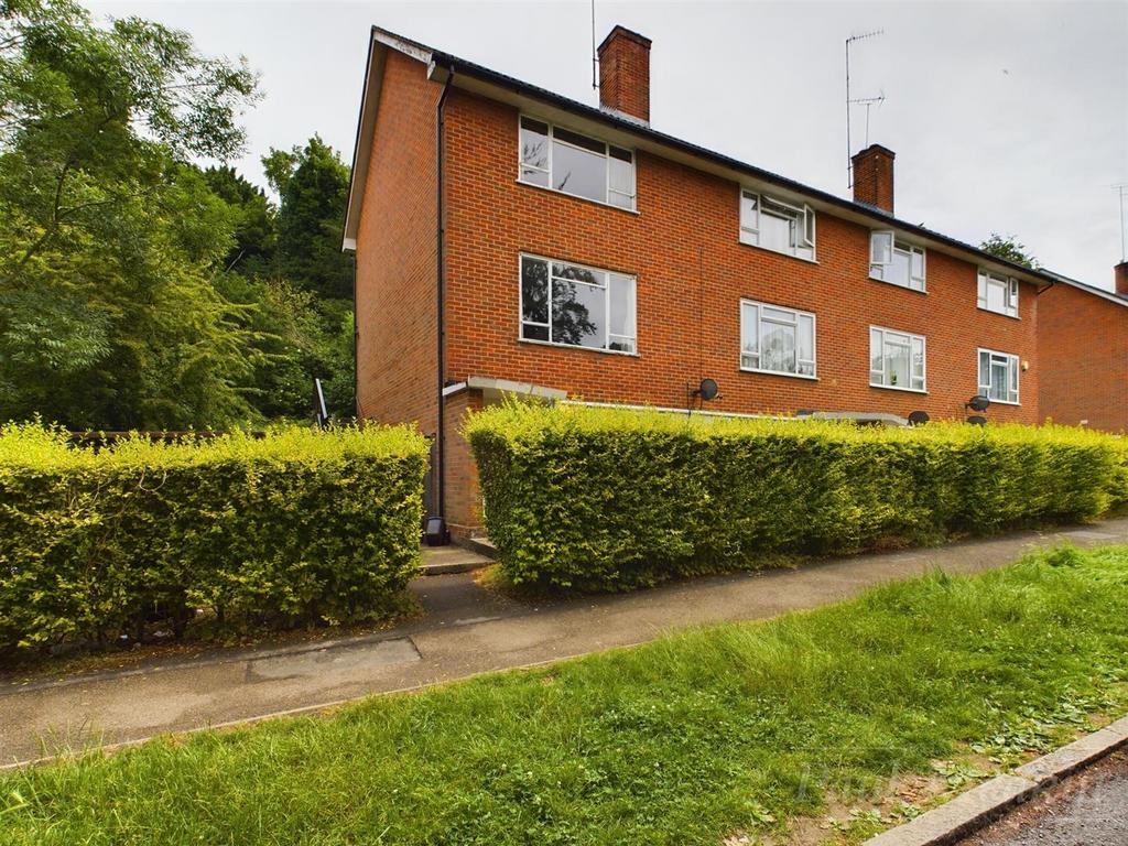 Lower Barn Road, Purley 2 bed apartment for sale £280,000