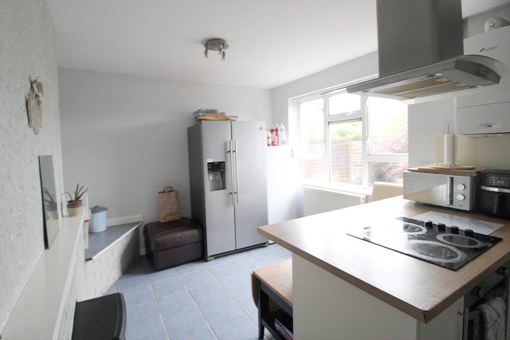 KITCHEN 2.jpg