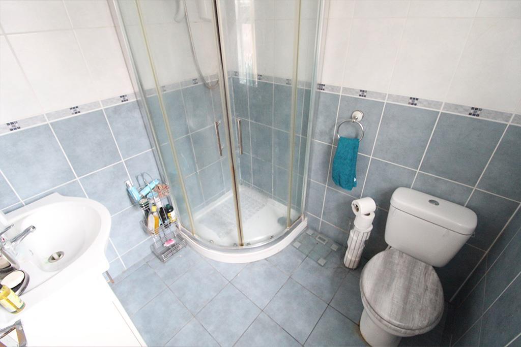 Shower room.jpg