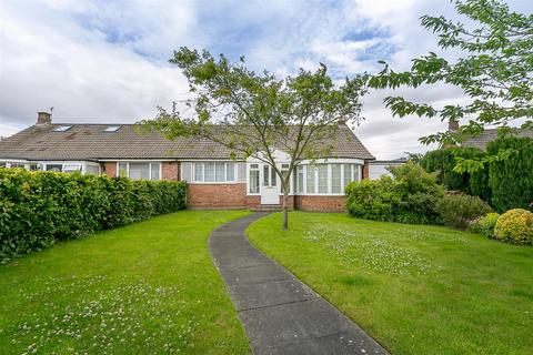 2 bedroom semi-detached bungalow to rent, Briardene Crescent, Gosforth, Newcastle upon Tyne
