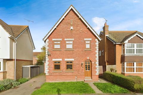 3 bedroom detached house for sale, Walsby Drive, Kemsley