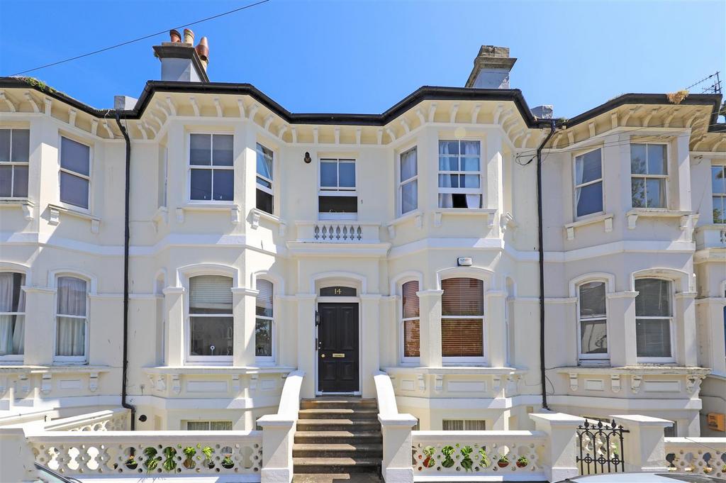 Seafield Road, Hove 1 bed apartment to rent £1,200 pcm (£277 pw)