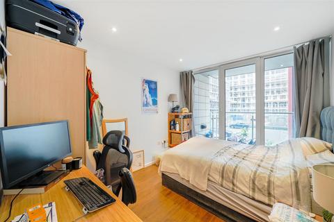 2 bedroom apartment for sale, The Oxygen Apartments, Royal Victoria Dock, E16