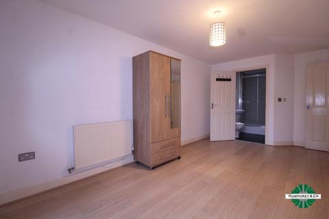 2 bedroom house to rent, Perth Road, Ilford