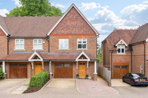 3 bedroom semi-detached house for sale, Akers Court, Welwyn