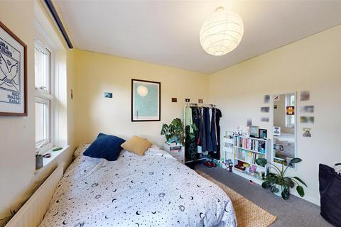 3 bedroom terraced house for sale, Foxley Close, London E8