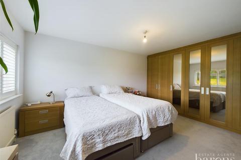 4 bedroom house for sale, Vyne Meadow, Basingstoke RG24
