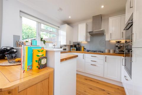 17 Beecham Berry, Basingstoke, RG22 4PB