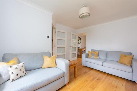 17 Beecham Berry, Basingstoke, RG22 4PB