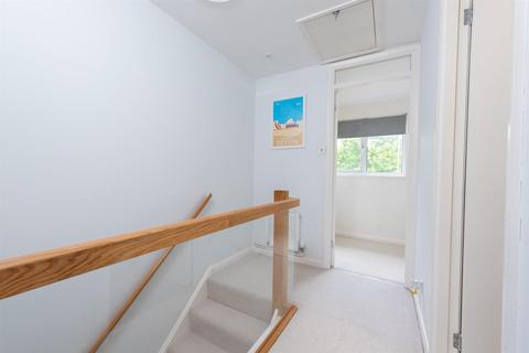 17 Beecham Berry, Basingstoke, RG22 4PB