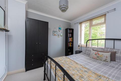17 Beecham Berry, Basingstoke, RG22 4PB