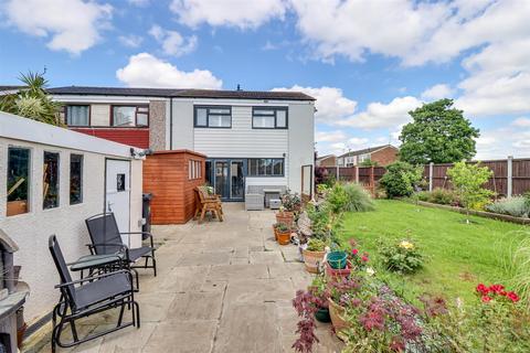 3 bedroom semi-detached house for sale, First Avenue, Canvey Island SS8