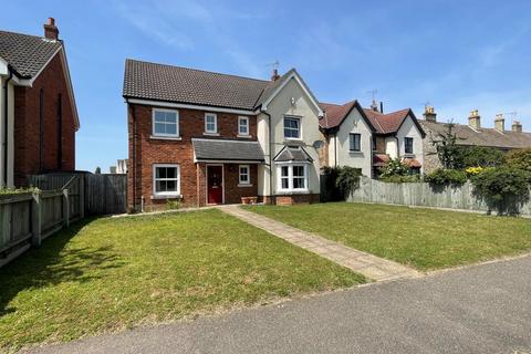 6 bedroom detached house to rent, Blenheim Close, West Row IP28