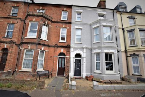 1 bedroom apartment to rent, Cabbell Road, Cromer