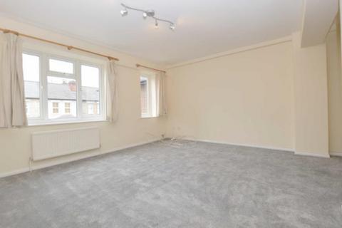 2 bedroom flat to rent, Grayling Court