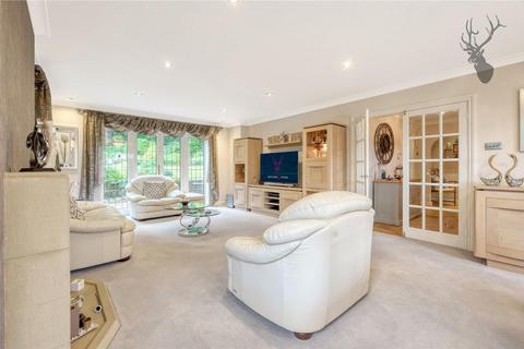 Upper Cottage Daws Hill, London, E4 7QU