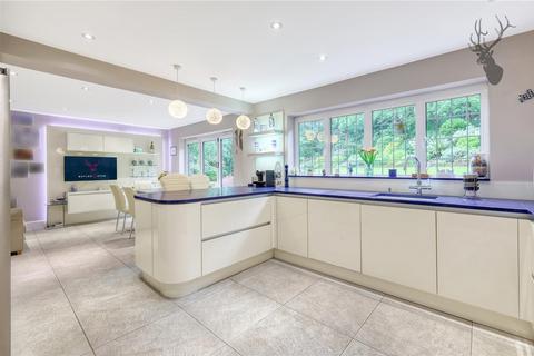 Upper Cottage Daws Hill, London, E4 7QU