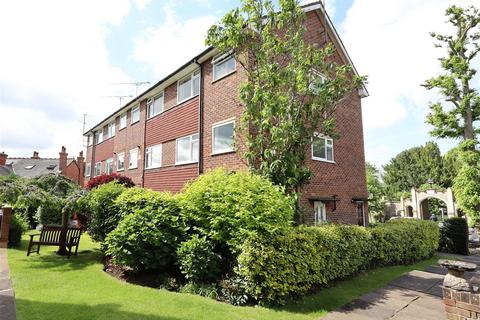 2 bedroom apartment for sale, Auburn Court, Church Road Caversham, Reading